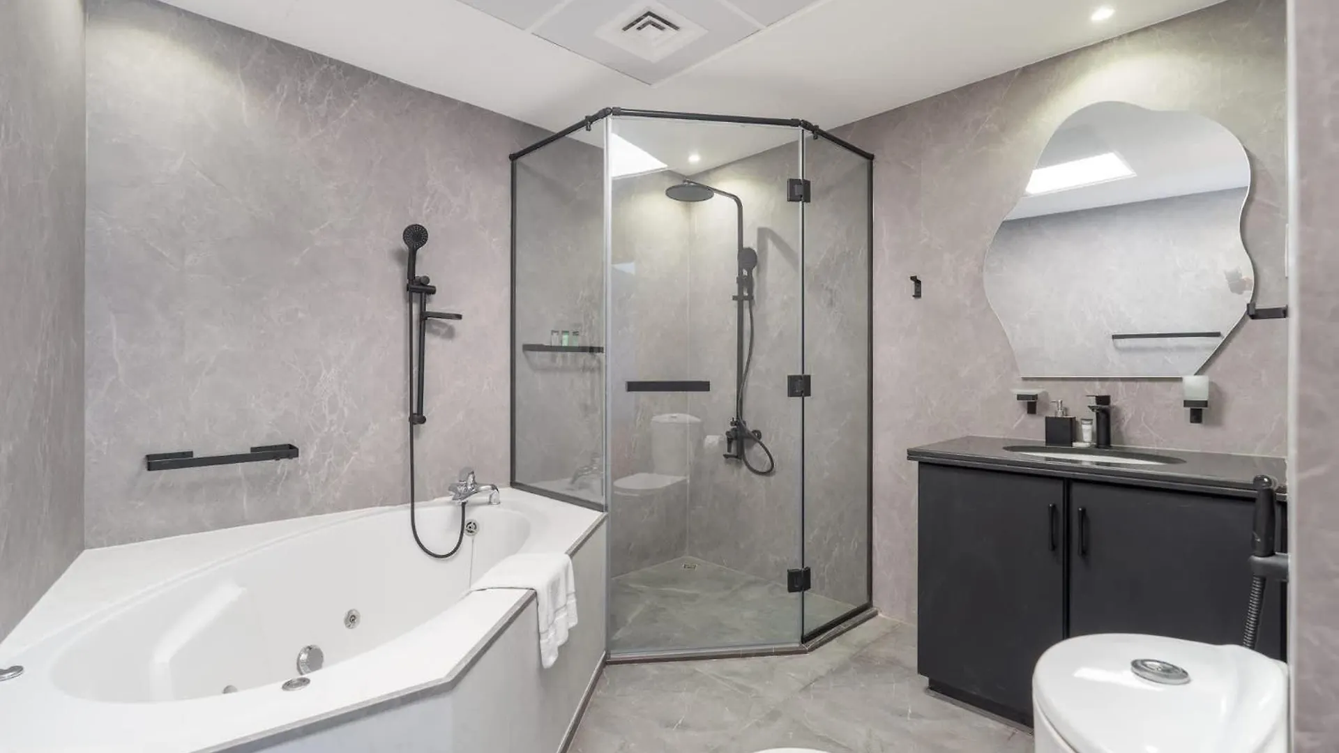 Spacious 3Br Marina Stay With City Views Dubai Apartment