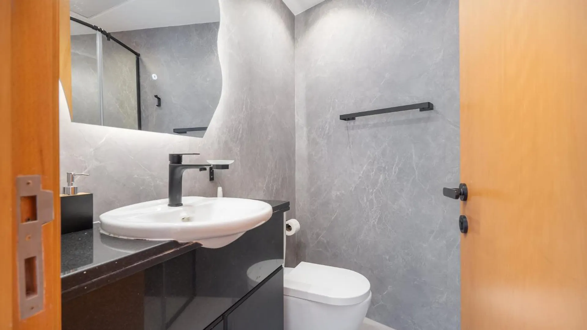 Spacious 3Br Marina Stay With City Views Dubai