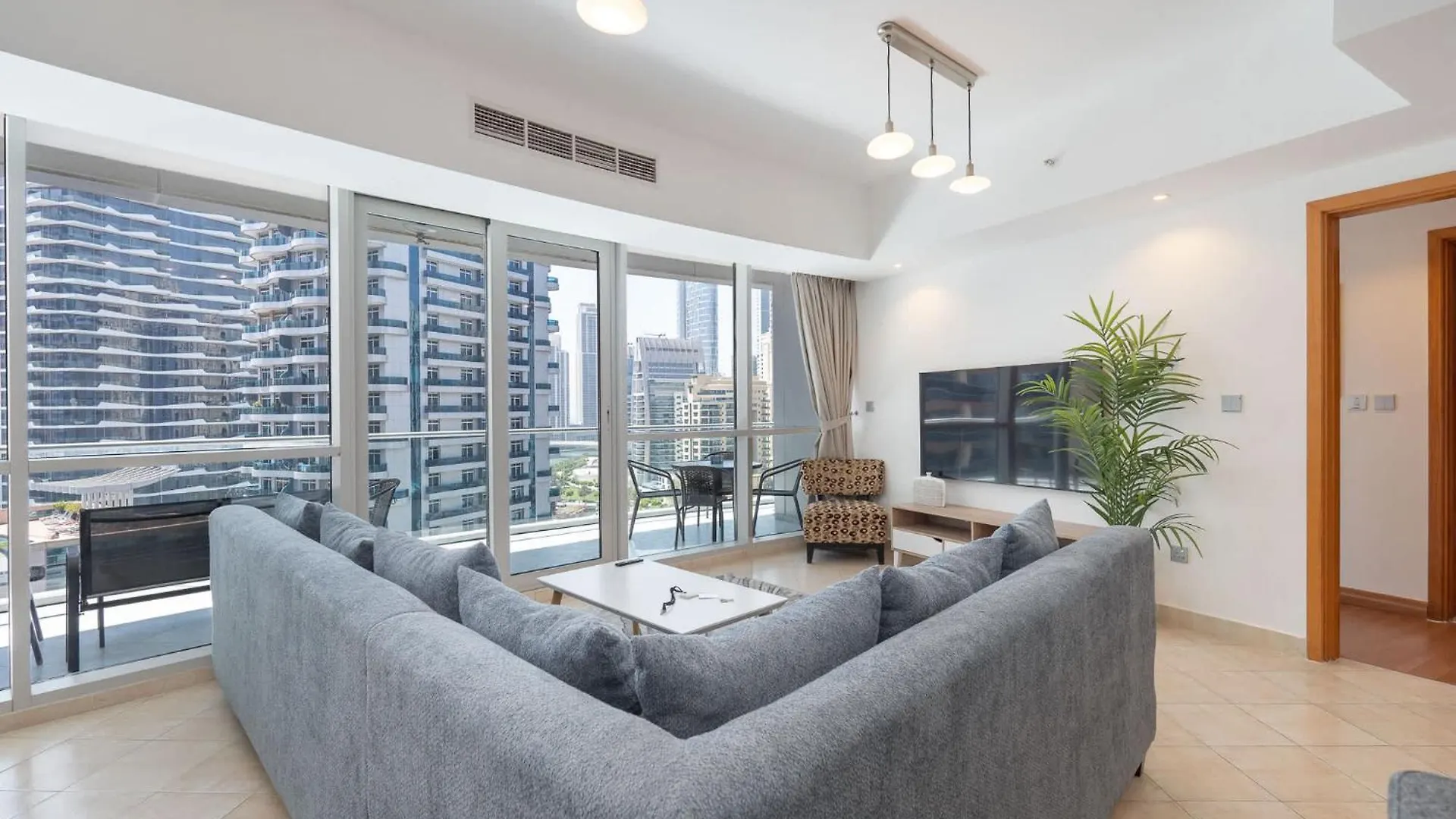 Spacious 3Br Marina Stay With City Views contacts